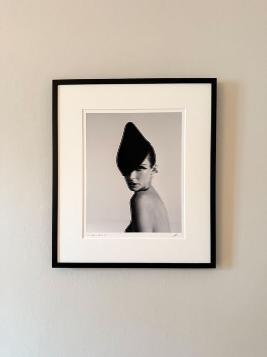 LIMITED - ANNET IN PRAGUE - LARGE