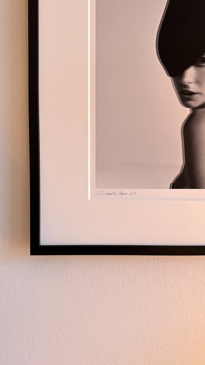 LIMITED - ANNET IN PRAGUE - SMALL